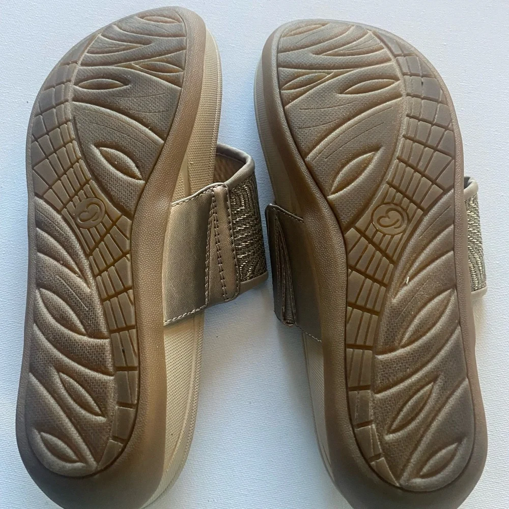 BareTraps Metallic Slide Sandals - Picture 3 of 3